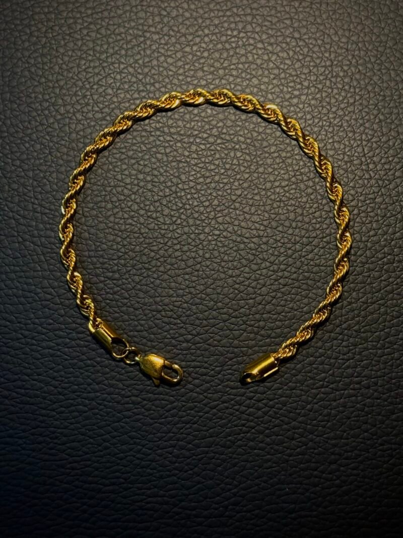 The Crest – Gilded